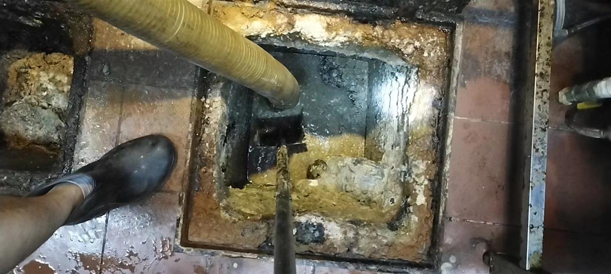佛罗镇化油池清理-污水池清掏
