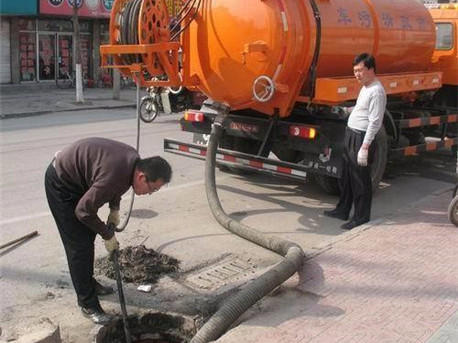 佛罗镇清掏化粪池，健康生活从这里开始